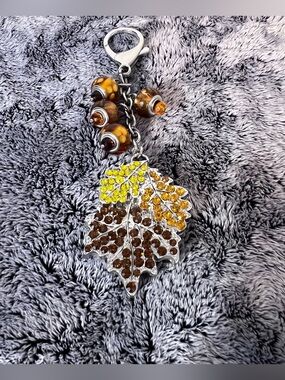 Willabee & Ward November Autumn Leaf Rhinestone Keychain Bag Charm Danbury Mint